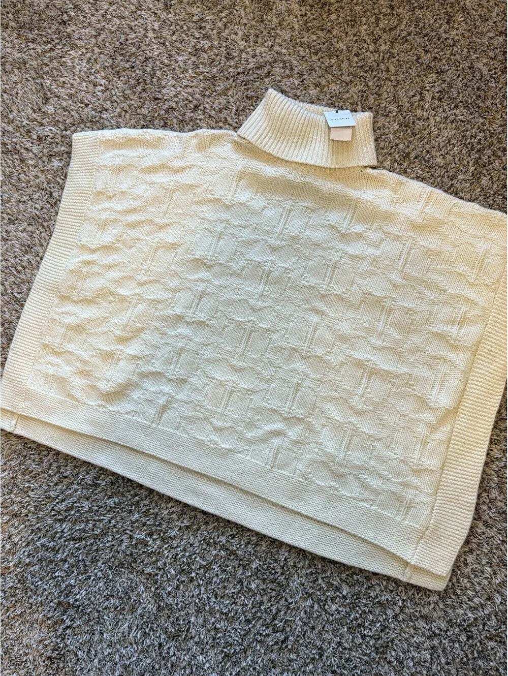 Coach Signature Rare Ivory Wool Blend Poncho Sweater Turtleneck Size XS/S $498